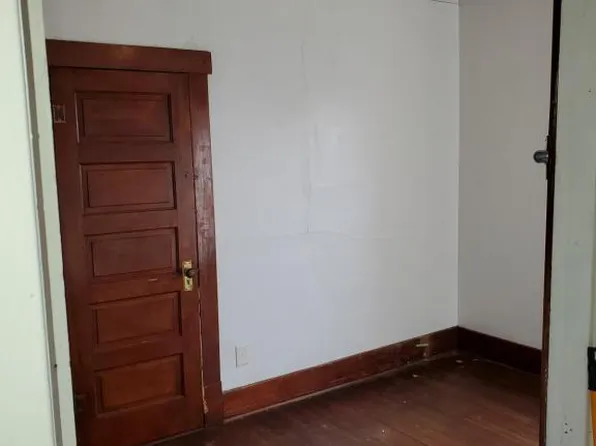 303 1/2 W High St #6, Orangeville, IL 61060