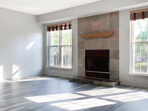 5th image of 118 N Knollwood Dr