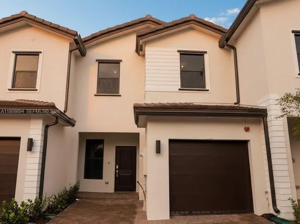 15955 SW 2nd St, Hollywood, FL 33027