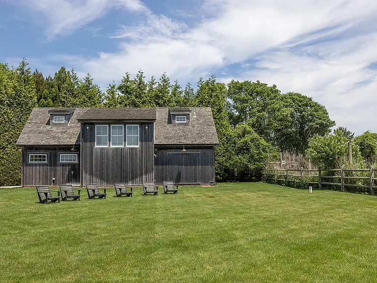 201 Hedges Ln — Photo 41