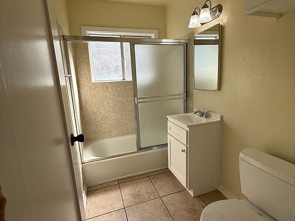4th image of 3043 1/2 Larga Ave #39