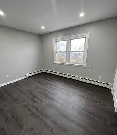 5th image of 282 Mary Lou Ave