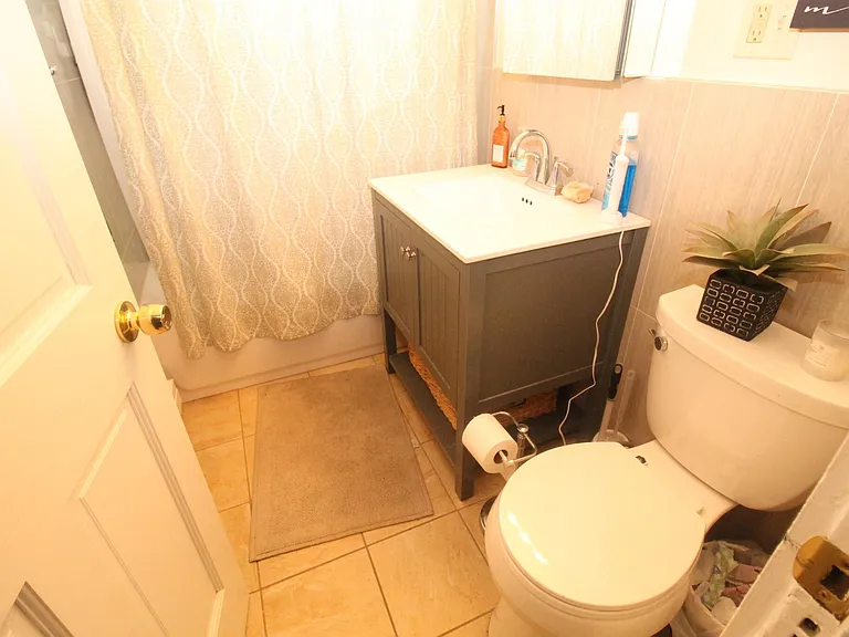 35 Raymond St — Photo 7