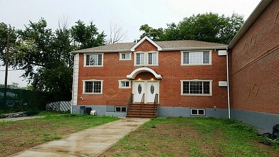 1st image of 107# 78 Watson Pl