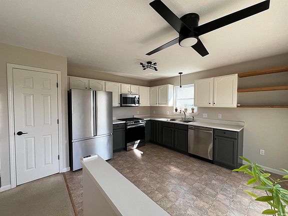 4th image of 336 E Cardinal Glen Dr