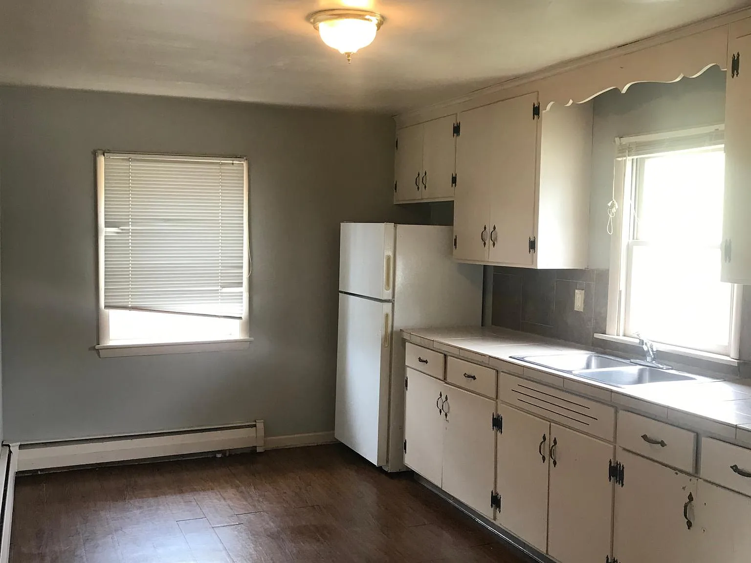 702 Baer Ave — Photo 2
