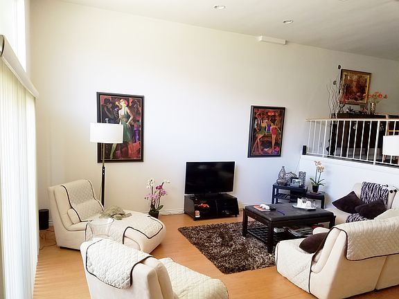 5th image of 5229 Balboa Blvd Unit 7