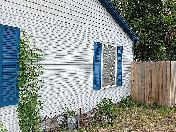 3rd image of 200 N 1st St