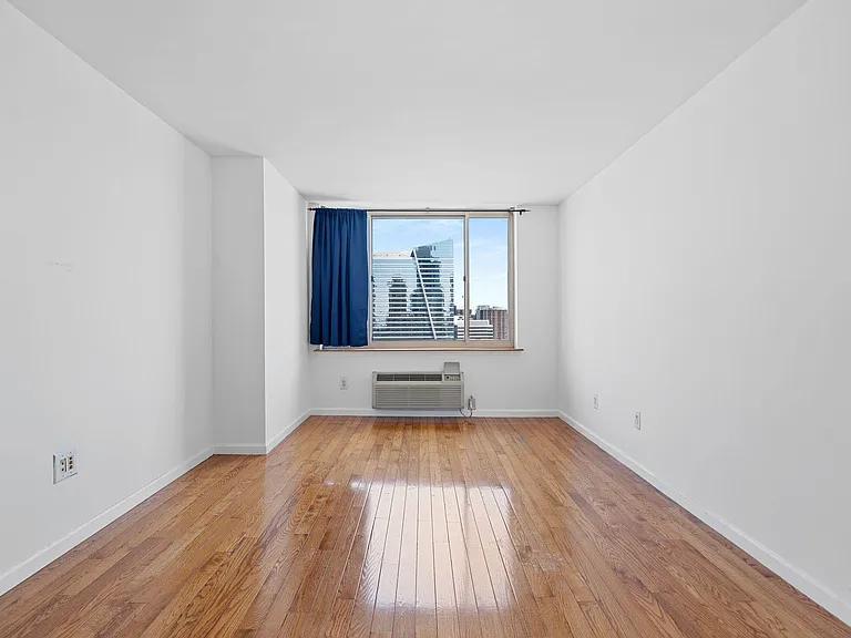 1 2nd St #2506 — Photo 16