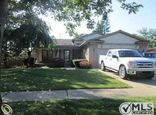 24438 Colonial Dr, Woodhaven, MI 48183