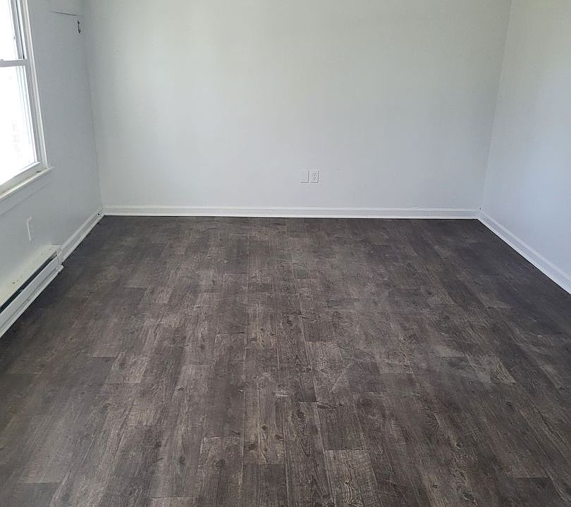 2nd image of 101 Main St #600-3