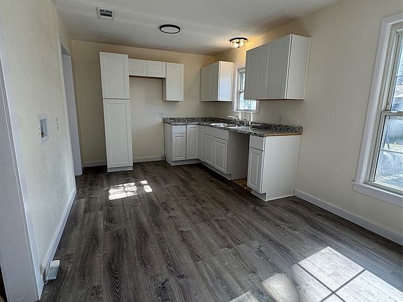 5th image of 214 E Acheson St