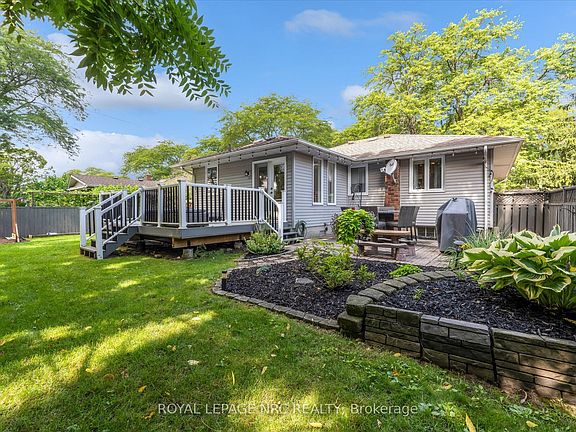 4th image of 5 Goldsmith Ave