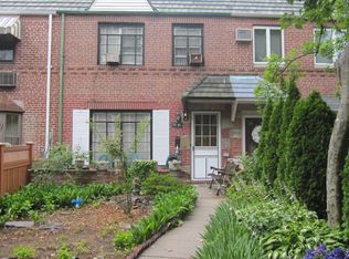 6146 78th St, Middle Village, NY 11379