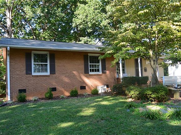 4th image of 3014 Robin Hood Dr