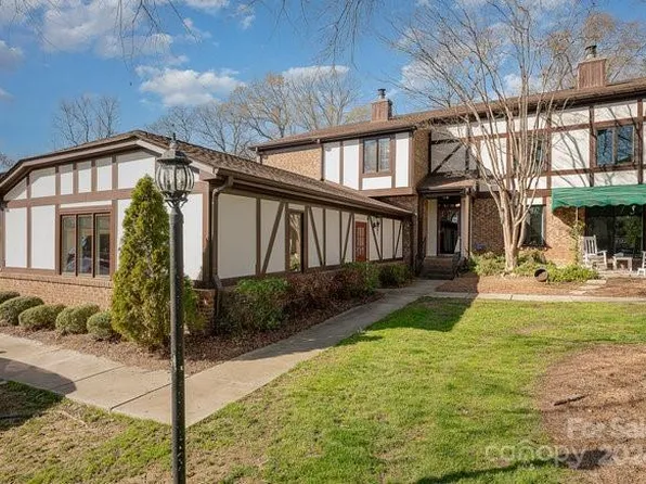 7228 Quail Meadow Ln, Charlotte, NC 28210