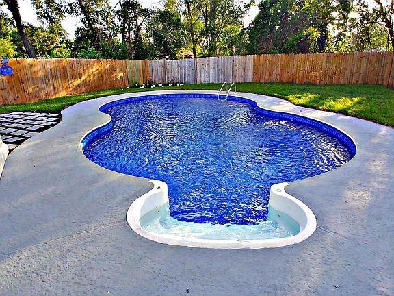 5th image of 1216 Skye Dr E