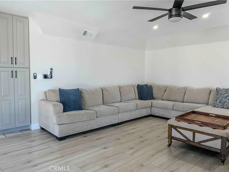 1042 Robinson Ct — Photo 24