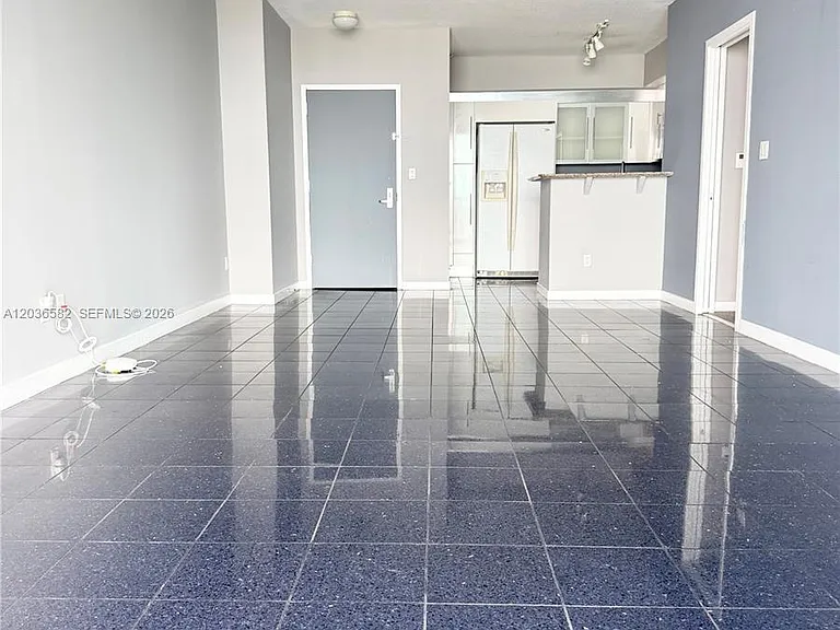 335 Biscayne Blvd #4200 — Photo 3