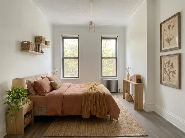 466 Seneca Avenue image 1 of 9
