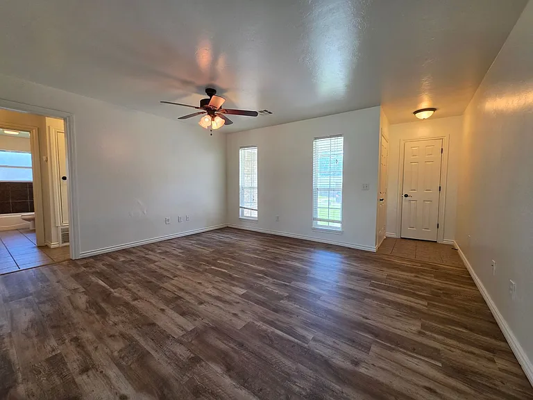 107 Hardesty Dr — Photo 15