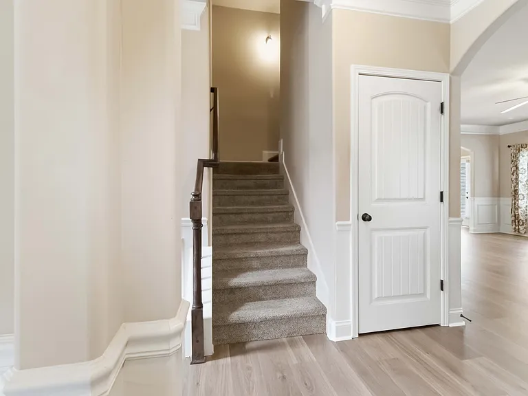 310 Strasburg Dr — Photo 16