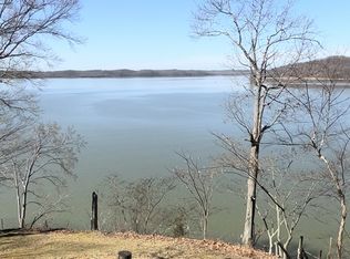 870 McNair Dr, Waverly, TN 37185