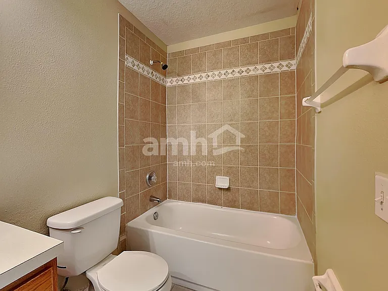 11555 Misty Isle Ln — Photo 18