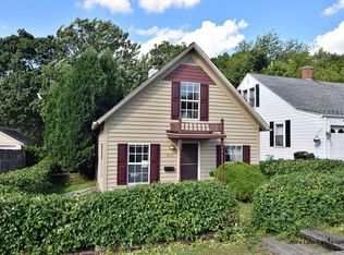 313 E State St, Geneva, IL 60134