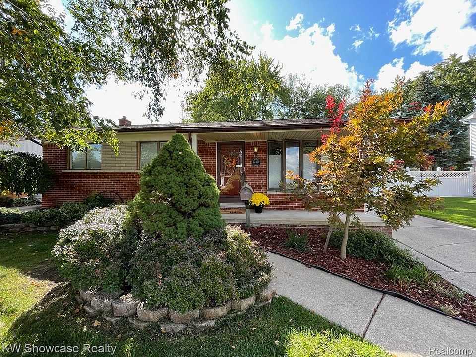 1st image of 22520 Lake Blvd