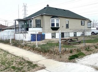 135 S Main St, Wood River, IL 62095