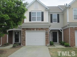 8330 Pilots View Dr, Raleigh, NC 27617