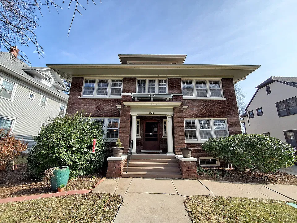 932 N Spaulding Ave