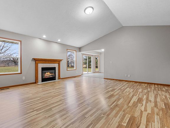 3rd image of 5117 Windrush Ct