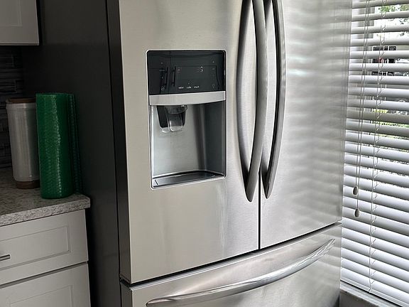5th image of 1098 Vineland Pl