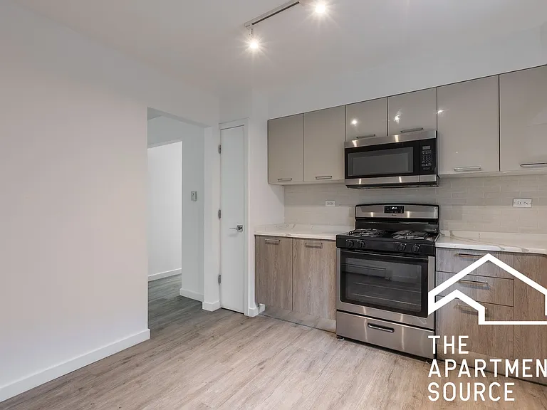 7621 N Sheridan Rd #1K — Photo 3