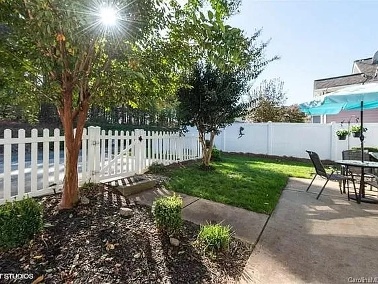 116 E Morehouse Ave — Photo 14