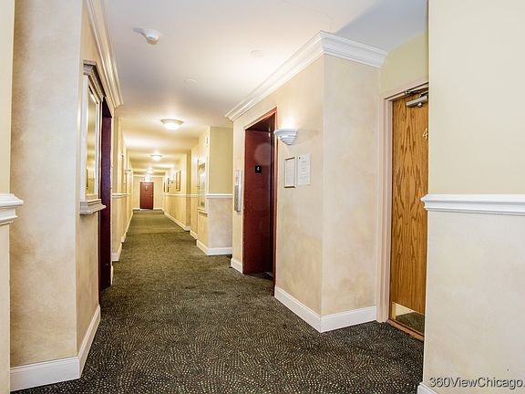 5th image of 4600 N Cumberland Ave Unit 402