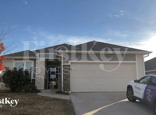 612 NW 182nd St, Edmond, OK 73012