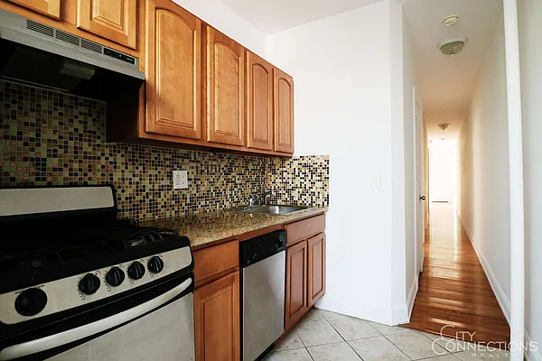 Rented by City Connections Realty | media 29