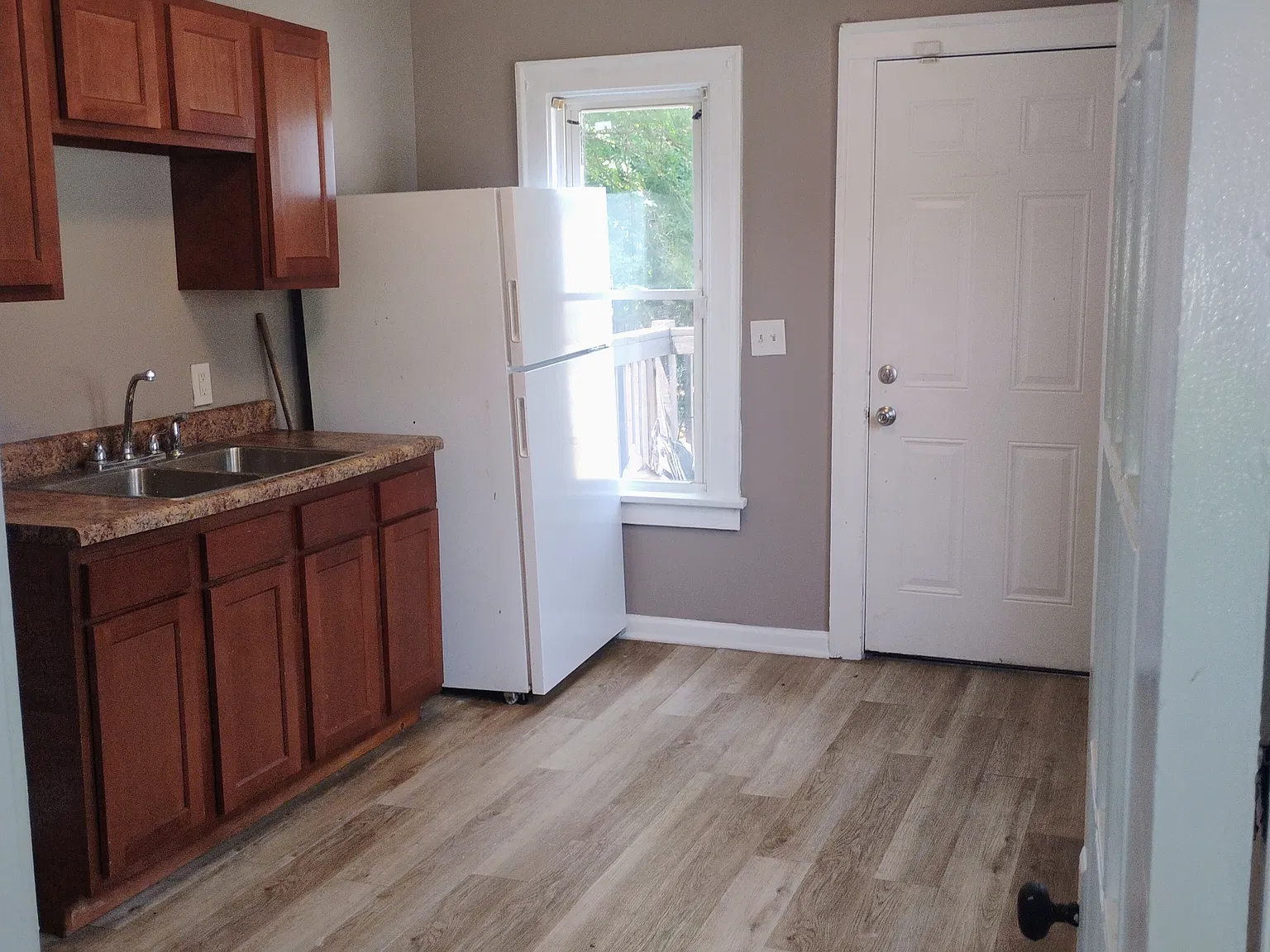 2 bed, 1000 sqft, $1,000 — Photo 4