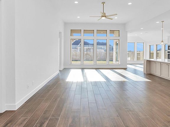 5th image of 469 Lone Ranger Dr