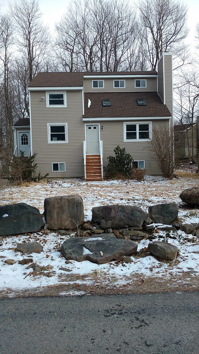 718 Edgewood Rd photo 1