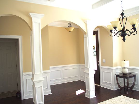 Front door/ foyer