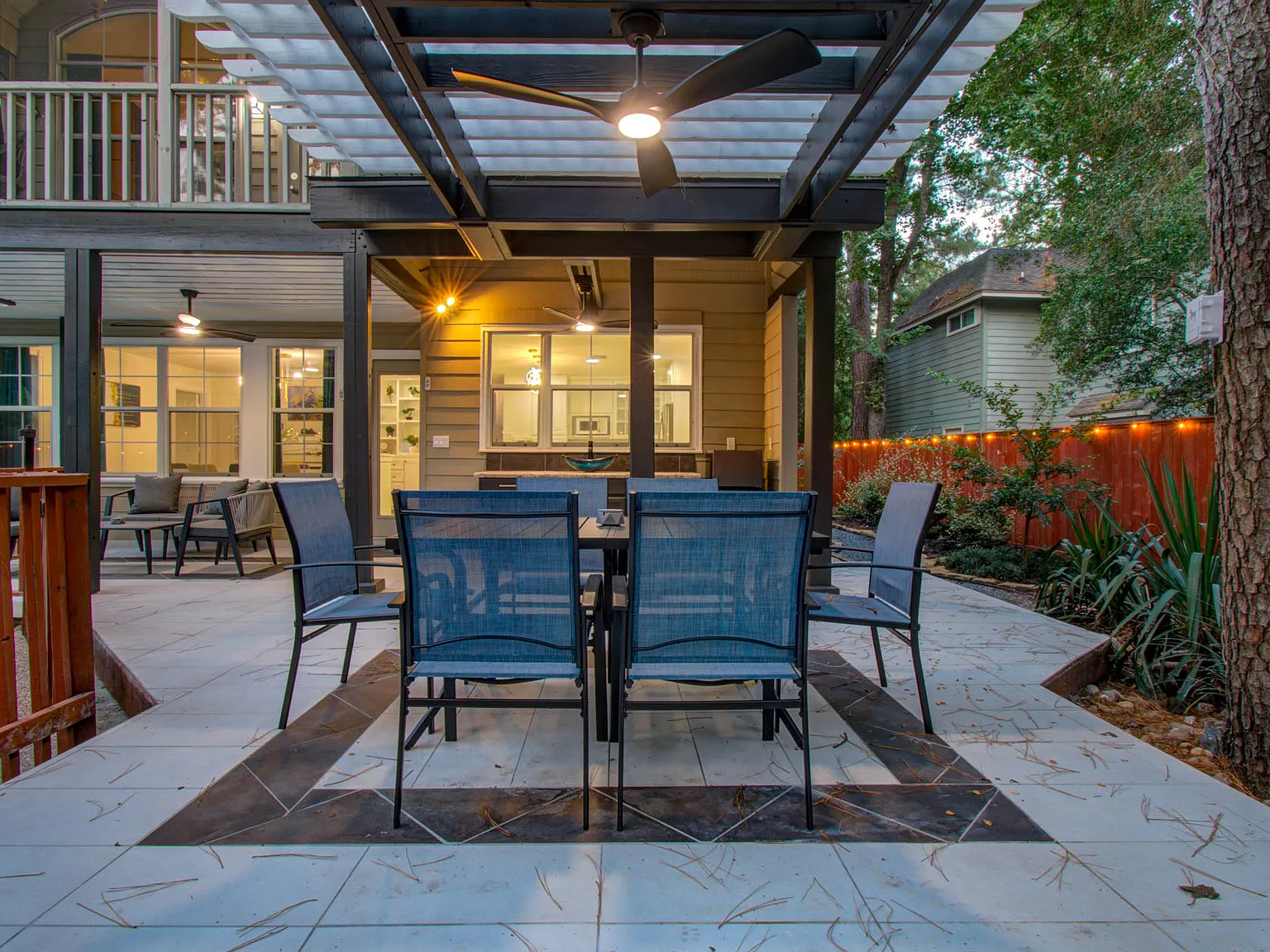 5 bed, 2676 sqft, $10,750 — Photo 2