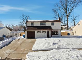 11 Lincroft Ave, Old Bridge, NJ 08857