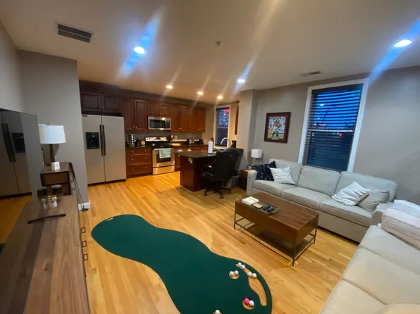 100 Fellsway W APT 207, Somerville, MA 02145