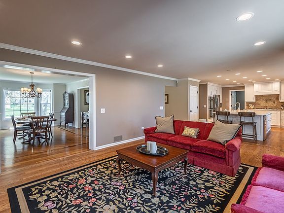 5th image of 7022 Bennington Dr