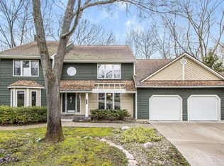230 Golden Pond Cir, Kalamazoo, MI 49009