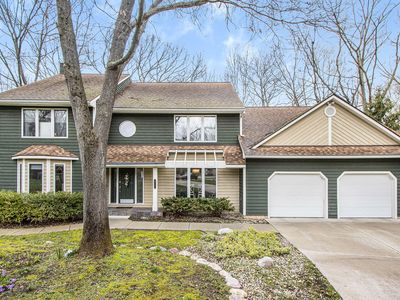 230 Golden Pond Cir, Kalamazoo, MI, 49009